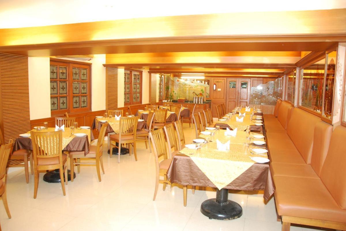纳哈尔曼彻斯特酒店 哥印拜陀 外观 照片